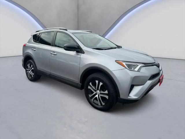 2018 Toyota RAV4 LE for sale in East Dundee, IL