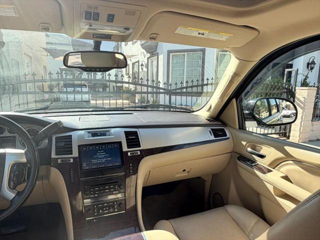2012 Cadillac Escalade Luxury