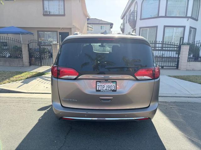2017 Chrysler Pacifica Touring-L
