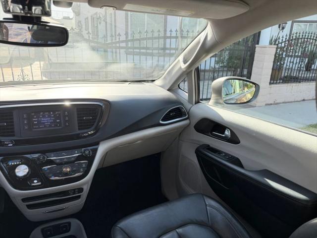 2017 Chrysler Pacifica Touring-L