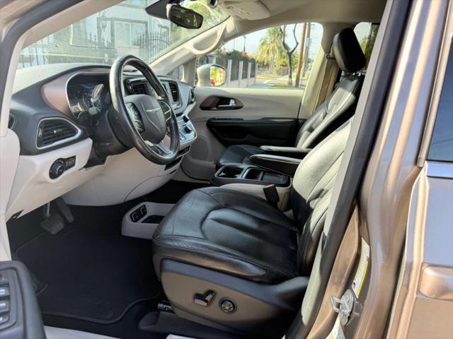 2017 Chrysler Pacifica Touring-L