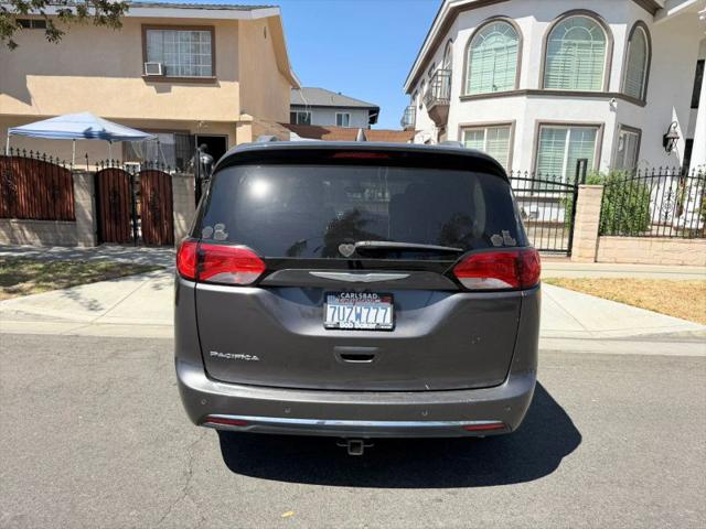 2017 Chrysler Pacifica Touring-L Plus