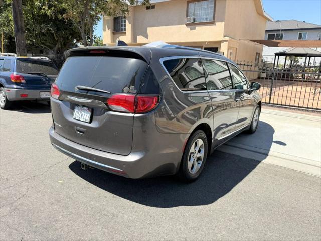 2017 Chrysler Pacifica Touring-L Plus