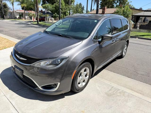 2017 Chrysler Pacifica Touring-L Plus