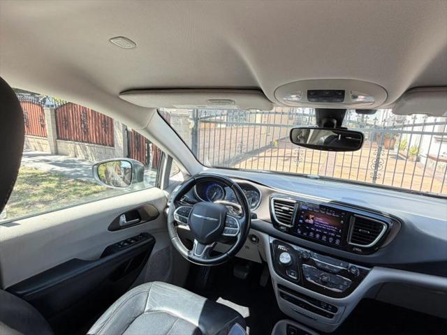 2017 Chrysler Pacifica Touring-L Plus