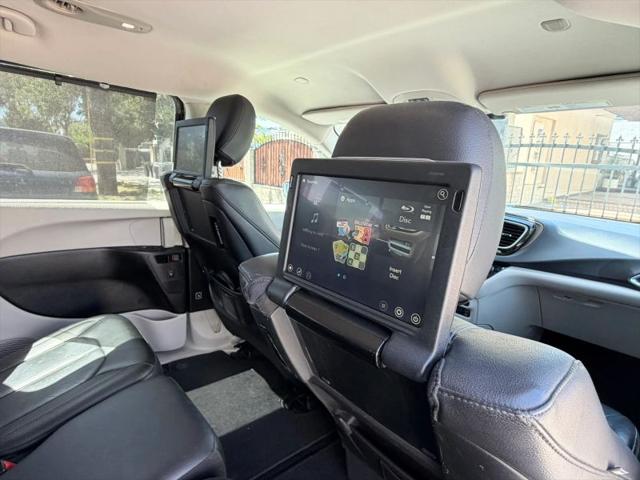 2017 Chrysler Pacifica Touring-L Plus