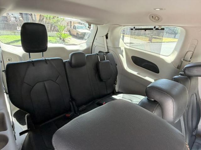 2017 Chrysler Pacifica Touring-L Plus