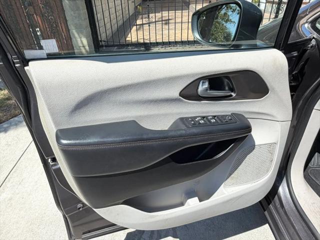 2017 Chrysler Pacifica Touring-L Plus