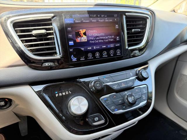 2017 Chrysler Pacifica Touring-L Plus