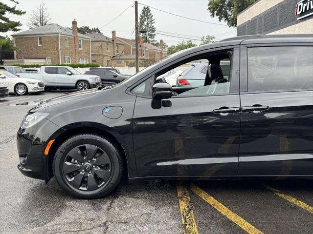 2020 Chrysler Pacifica Hybrid Limited