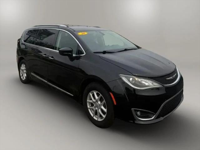 2020 Chrysler Pacifica Touring L for sale in Redford, MI