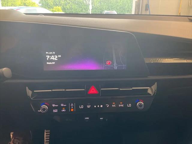 2025 Kia Niro EX Touring