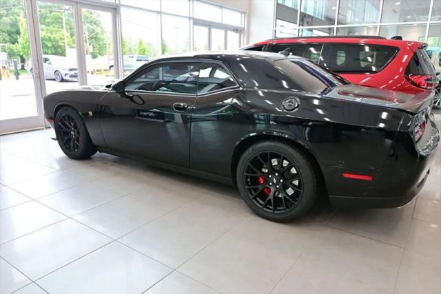 2018 Dodge Challenger 392 Hemi Scat Pack Shaker