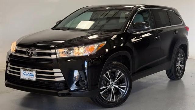 2019 Toyota Highlander LE for sale in Aurora, IL
