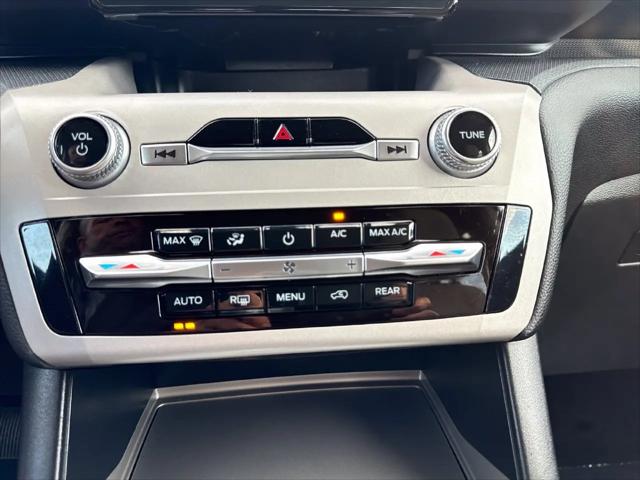 2023 Ford Explorer Base