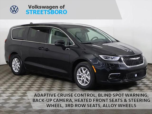 2023 Chrysler Pacifica Touring L for sale in Streetsboro, OH