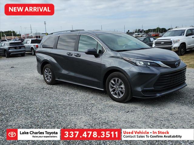 2025 Toyota Sienna LE