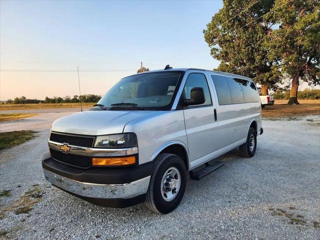 2024 Chevrolet Express Passenger RWD 3500 Regular Wheelbase LT for sale in Sarcoxie, MO