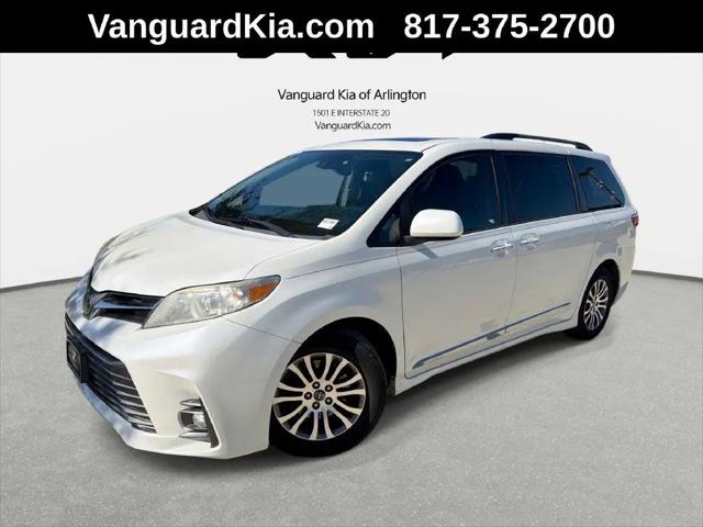 2018 Toyota Sienna XLE Premium 8 Passenger for sale in Arlington, TX