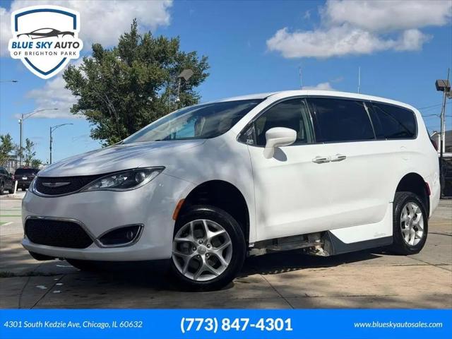 2018 Chrysler Pacifica Touring Plus for sale in Chicago, IL