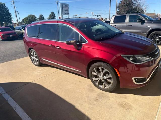 2017 Chrysler Pacifica Limited for sale in Galesburg, IL