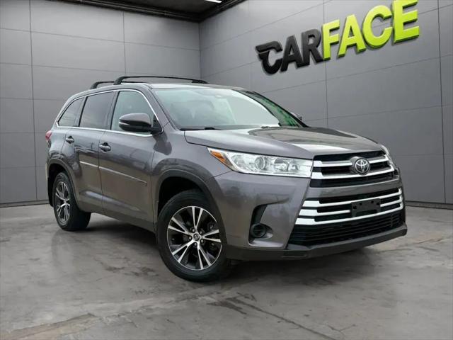 2019 Toyota Highlander LE for sale in Parma, OH