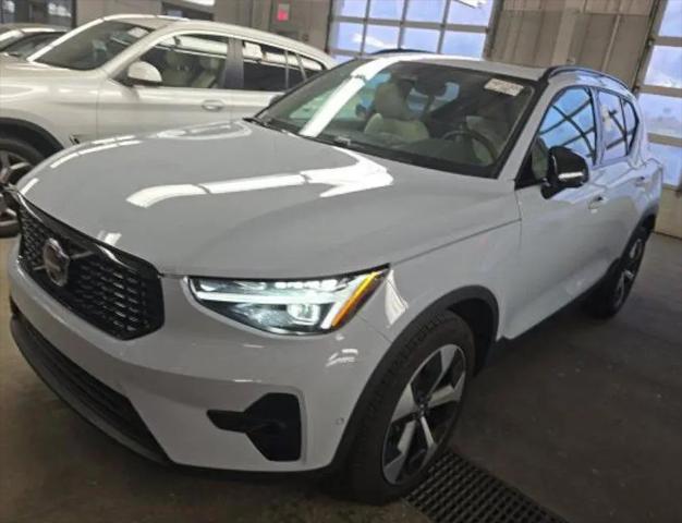 2026 Volvo XC40 Plus, B5 AWD Gas mild hybrid, Dark for sale in Willoughby, OH
