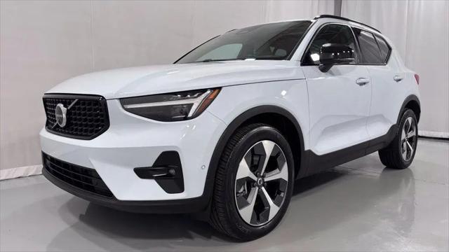 2026 Volvo XC40 Plus, B5 AWD Gas mild hybrid, Dark for sale in Willoughby, OH