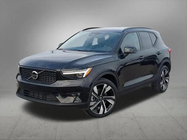 2025 Volvo XC40 B5 Ultra Dark Theme for sale in Troy, MI