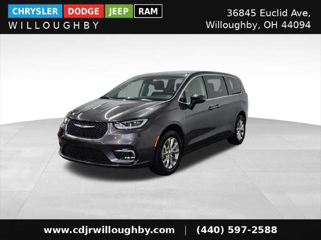 2023 Chrysler Pacifica Touring L AWD for sale in Willoughby, OH
