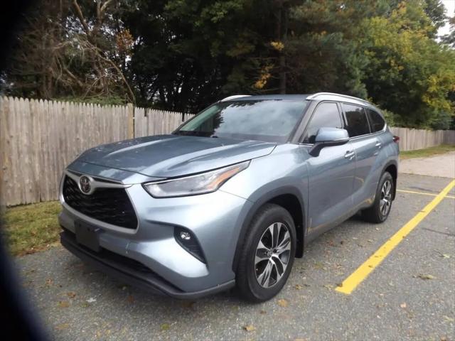 2021 Toyota Highlander XLE for sale in Wayland, MA