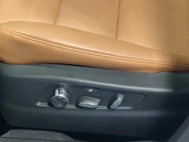 2024 Cadillac XT4 AWD Premium Luxury