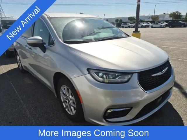 2023 Chrysler Pacifica Touring L for sale in Banning, CA