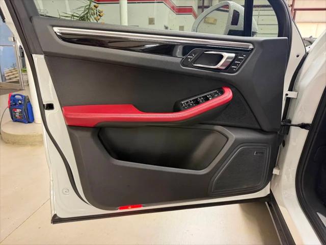 2017 Porsche Macan S