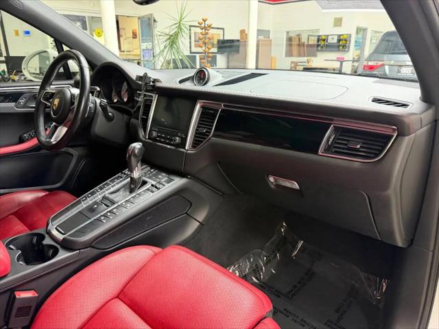 2017 Porsche Macan S