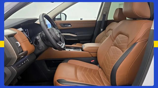 2025 Nissan Pathfinder Platinum FWD