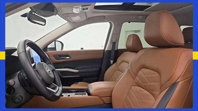 2025 Nissan Pathfinder Platinum FWD