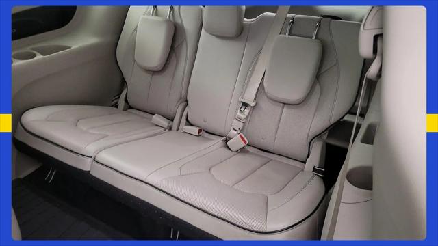 2017 Chrysler Pacifica Hybrid Platinum
