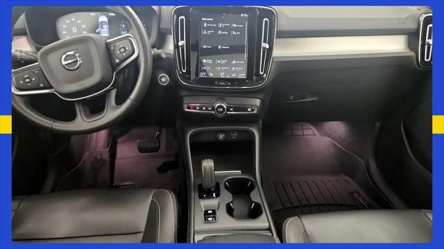 2021 Volvo XC40 T5 Momentum