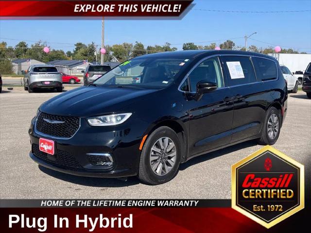 2024 Chrysler Pacifica Hybrid Select for sale in Cedar Rapids, IA