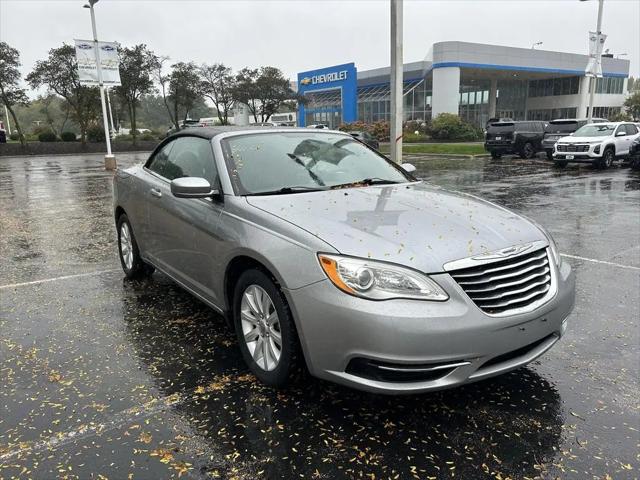 2014 Chrysler 200 Touring for sale in ROCKFORD, IL