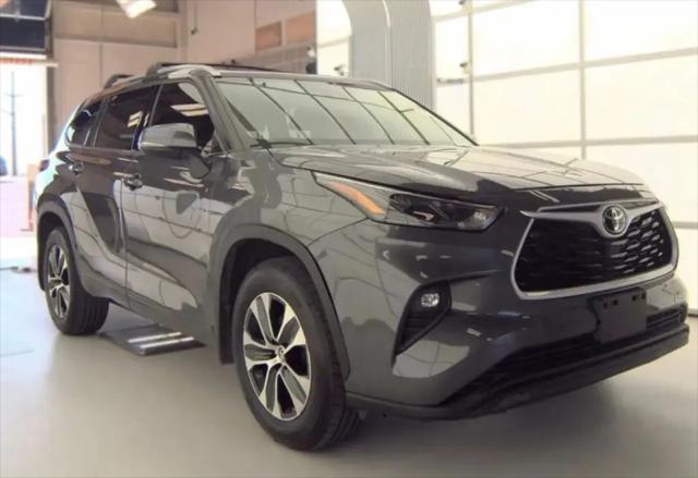 2022 Toyota Highlander XLE for sale in Pittsburgh, PA