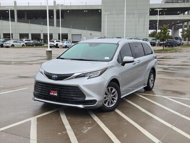 2021 Toyota Sienna LE for sale in Plano, TX