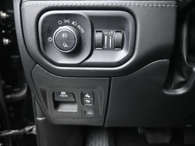 2025 Ram 1500 Limited Crew Cab 4x4 57 Box
