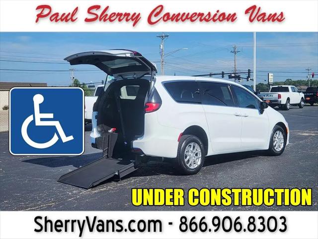 2026 Chrysler Pacifica Select for sale in Piqua, OH