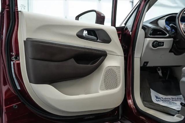 2017 Chrysler Pacifica Touring-L