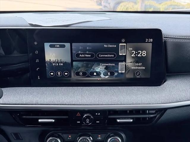 2025 Nissan Kicks SV FWD