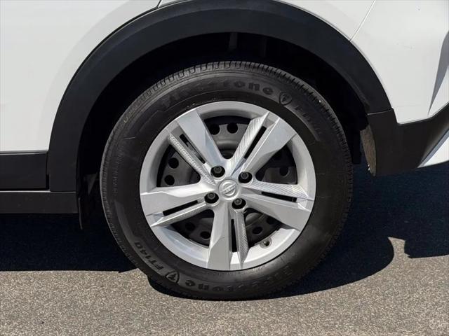 2024 Nissan Kicks S Xtronic CVT