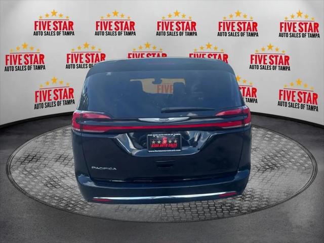 2025 Chrysler Pacifica Select