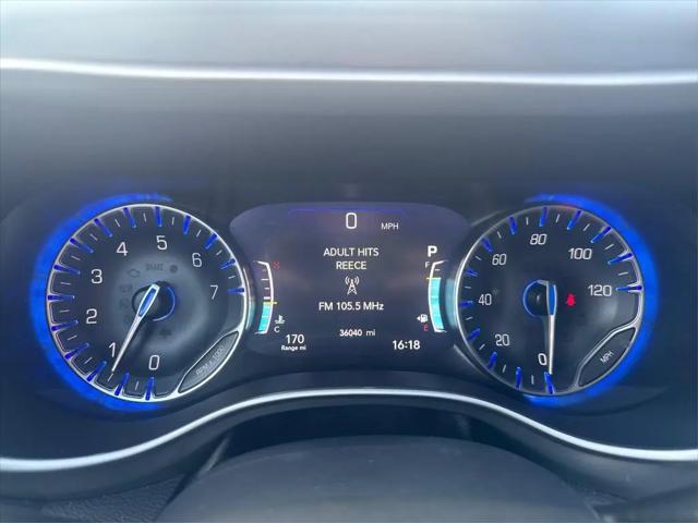 2025 Chrysler Pacifica Select